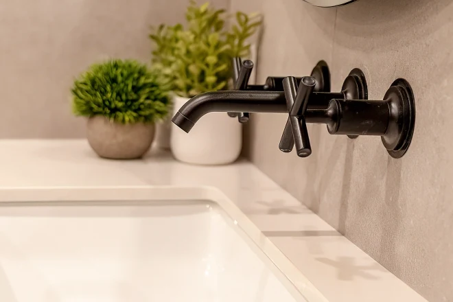 Wall-Mounted vs. Deck-Mounted Faucets: A Comparison For Your Roswell, GA Home